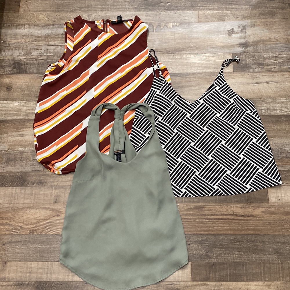 Forever 21 • XS Tank Too Bundle